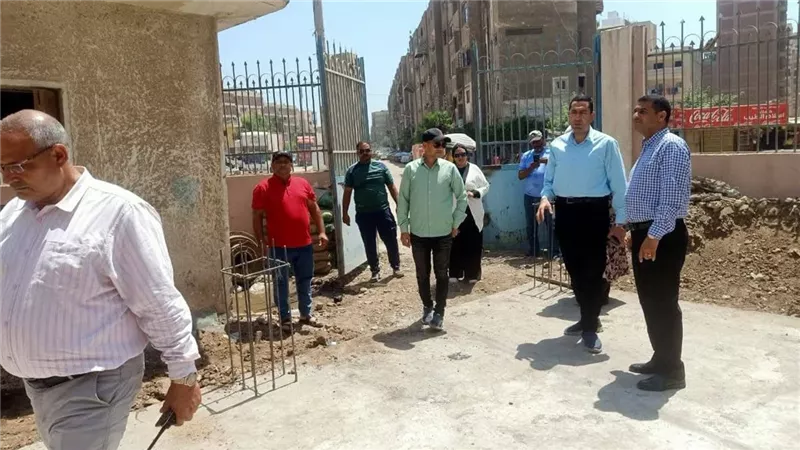 نائب محافظ الدقهلية يتابع أعمال تطوير الصرف الصحي ومياه الشرب غرب المنصورة