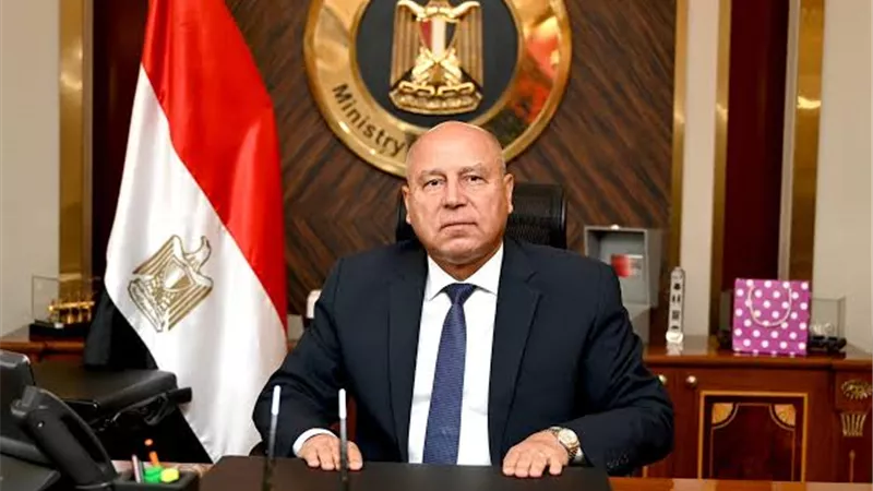 النقل: جميع مرافق ووسائل النقل الجماعي تعمل بكفاءة كاملة وبصورة طبيعية