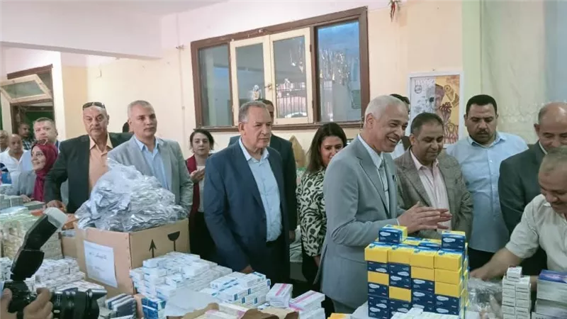 قافلة طبية مجانية بمدرسة الشهيد أحمد جلال بالتعاون مع جامعة أسيوط