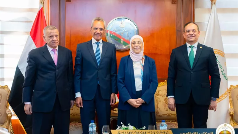  وزير شؤون المجالس النيابية يبحث مع رئيسة النيابة الإدارية تعزيز التعاون 