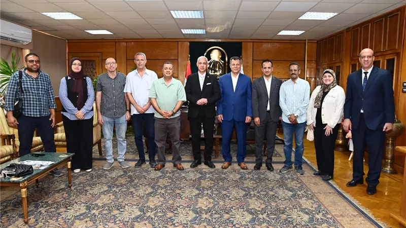تواصل التهنئة لرئيس جامعة أسيوط بمناسبة توليه مهام منصبه