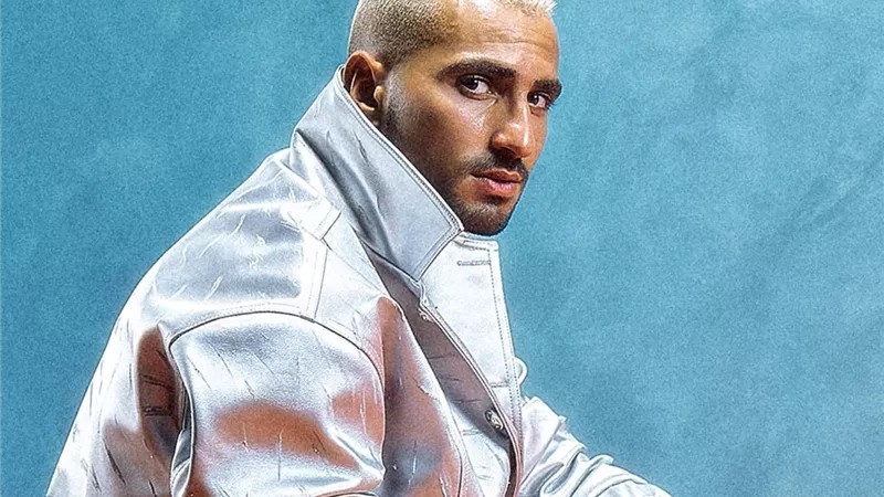 محمد الشرنوبي يفاجيء الجمهور بـ لوك جديد و يطرح أحدث ألبوماته مساء اليوم 