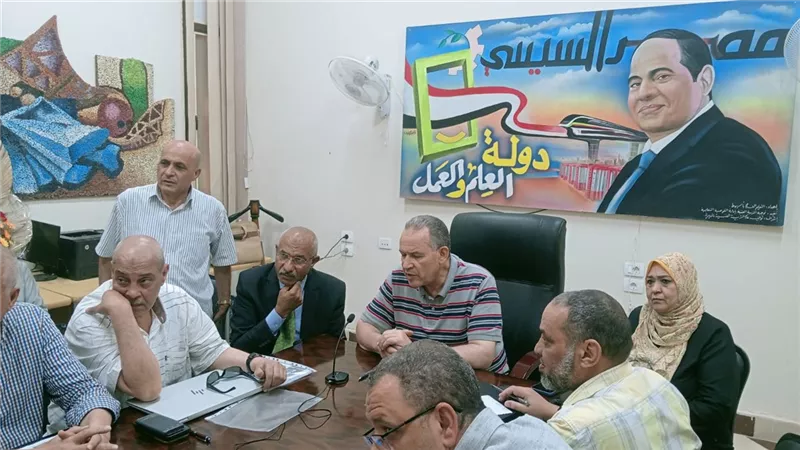  تعليم أسيوط يبحث إجراءات القبول بالمدارس المصرية الإيطالية الجديدة