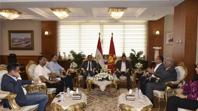 محافظ بورسعيد يلتقي أعضاء مجلسي النواب والشيوخ لبحث عدد من ملفات الإسكان