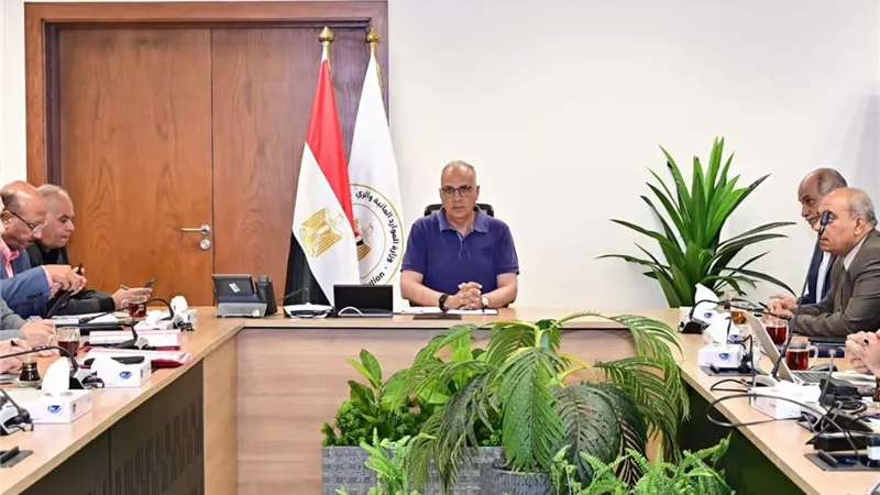 وزير الري يبحث الإعداد لإطلاق المرحلة الثانية من 