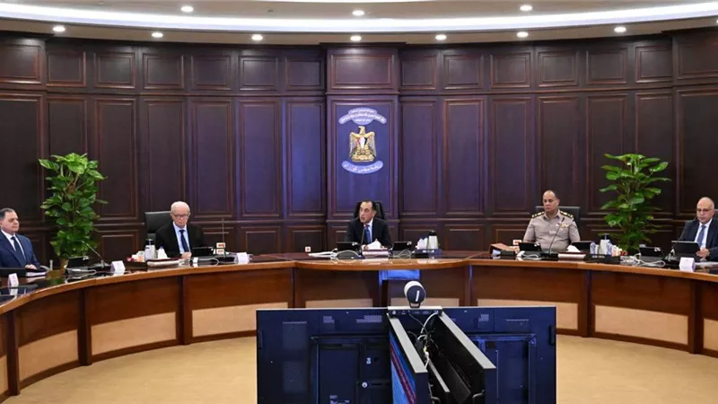 رسالة طمأنة من الحكومة.. مخزون استراتيجي لعام كامل واحتياطي نقدي يرتفع