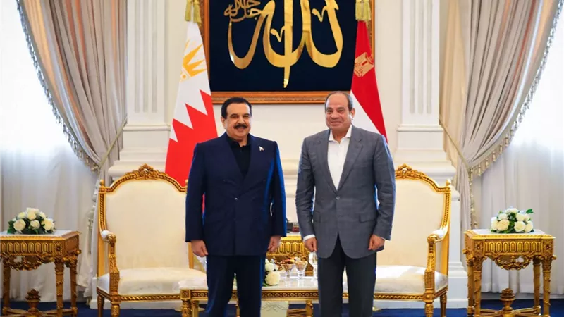 الرئيس السيسي يودع ملك البحرين بمطار العلمين الدولي عقب ختام زيارته لمصر