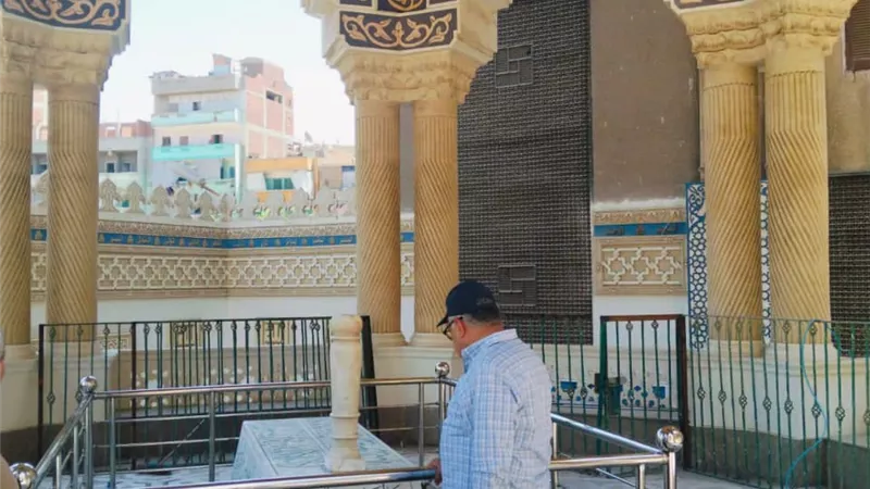 محافظ الدقهلية يتفقد ضريح الشيخ الشعراوي والسوق الحضاري بميت غمر