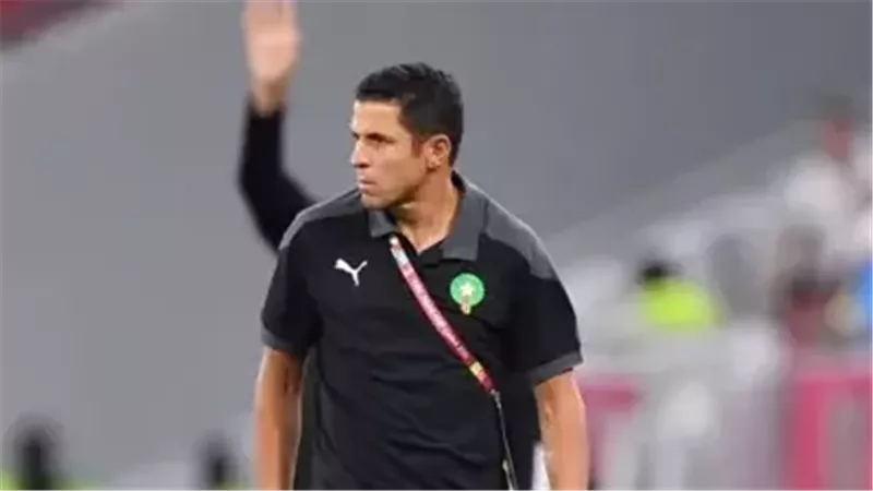 عموتة يحسم موقفه من رباعي دفاع الأهلي.. وقرار نهائي بشأن الرحيل