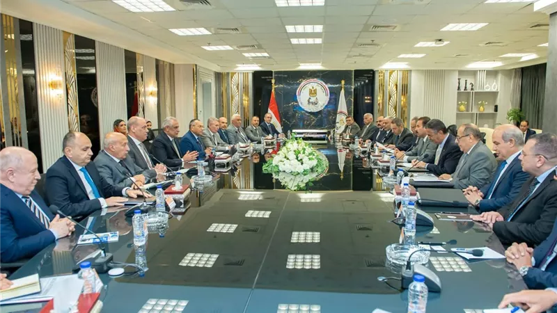 الإنتاج الحربي والتموين وجهاز مستقبل مصر يبحثون تعزيز التعاون