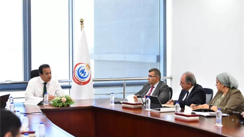 وزير الصحة يبحث الشراكة لإدارة وتشغيل مركز المعايرة والاختبار بمعهد ناصر