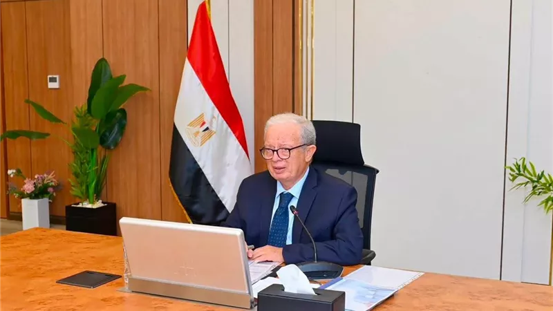 حسين عيسى: نواصل تعزيز القدرات التصنيعية والتنافسية بقطاع الدواء