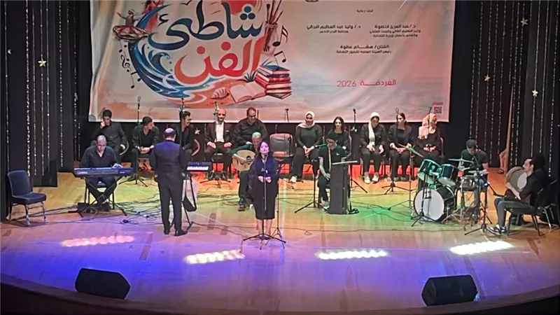 فرقة البحيرة للموسيقى العربية تحيي ليلة من الطرب الأصيل ضمن شاطئ الفن بالغردقة