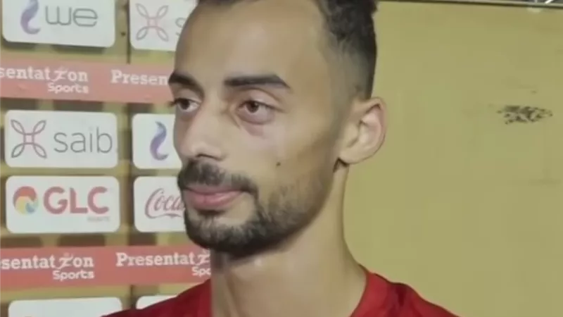 الحريف وصل.. بيراميدز يضم أحمد عبد القادر رسميًا