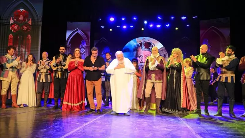 الملك لير يحتفل بـ 200 ليلة عرض وأكثر من 6 ملايين جنيه إيراد