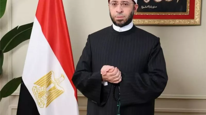 وزير الأوقاف يزور مفتي الجمهورية للاطمئنان على صحته