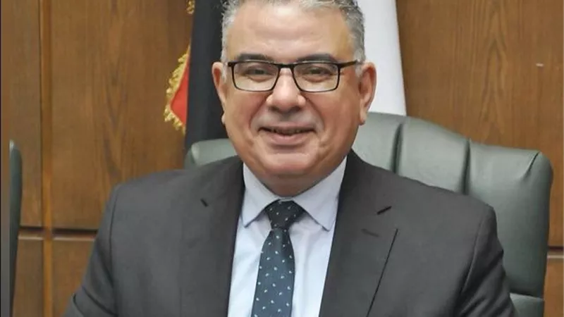بـ39 درجة في الإنجليزي.. تجارة عين شمس تكشف شروط برنامج العلوم المصرفية