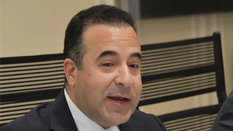 بصمة الوجه وحظر بيع الشرائح خارج الفروع.. تحركات جديدة لحوكمة خطوط المحمول