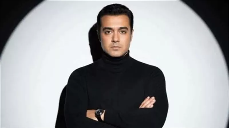 «بعد صلاة الظهر».. حسن عيد يكشف موعد جنازة زوجته من الجامع الأزهر