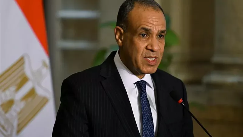 بدر عبد العاطي يلتقي نقيب الصحفيين وأوائل الثانوية العامة غدًا