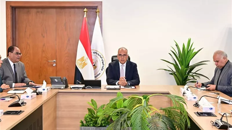 وزير الري يتابع تشغيل منظومة المتغيرات المكانية لتعزيز الرقابة 