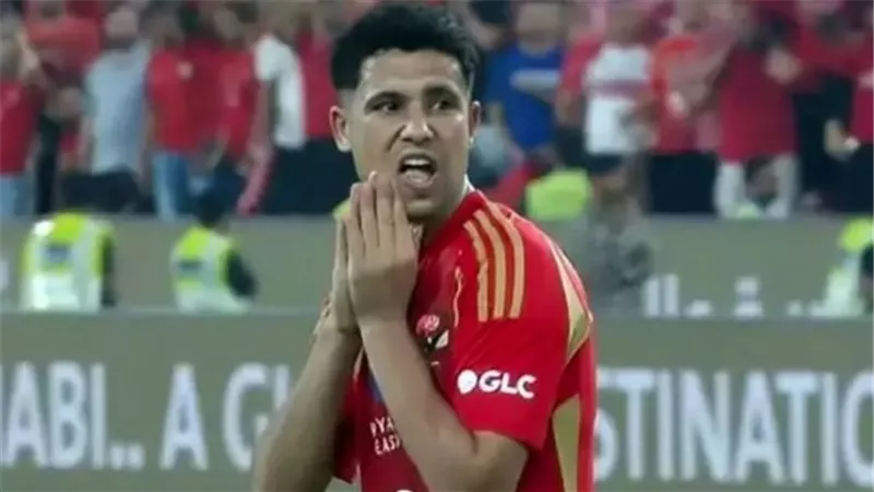 رضا سليم يعود لتدريبات الأهلي بعد حسم موقفه من قائمة الموسم الجديد