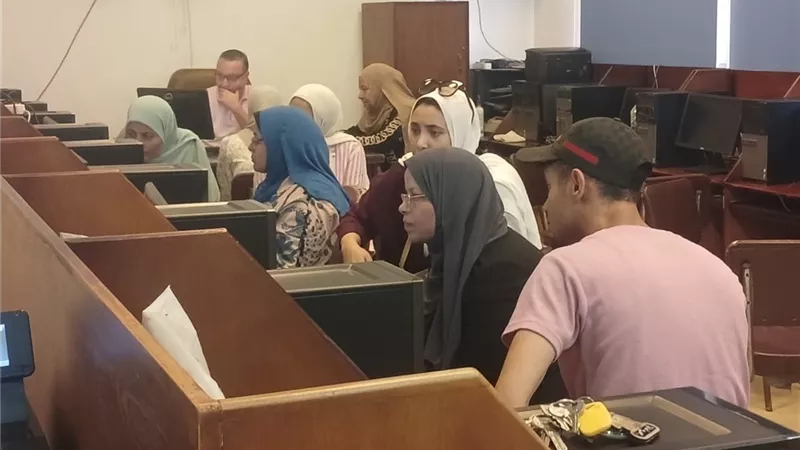 جامعة دمنهور تواصل دعم طلاب المرحلة الثانية للتنسيق الإلكتروني مجانًا