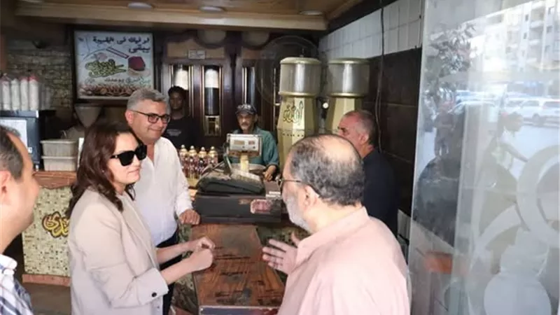 محافظة الجيزة تواصل حملات التوعية ومتابعة تراخيص المحال بنطاق العمرانية 