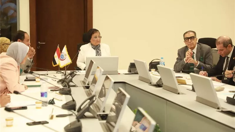 نائب وزير الصحة تترأس اجتماع اللجنة العليا للحد من الولادات القيصرية