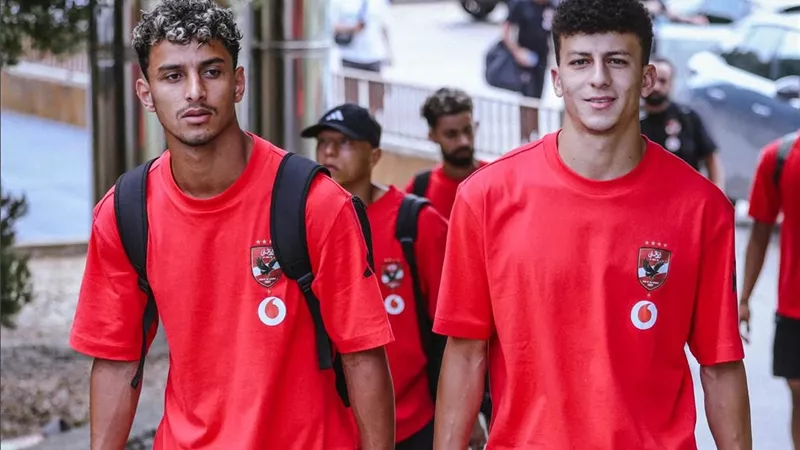 عموتة يترقب اختبار برشلونة لتحديد ملامح تشكيل الأهلي قبل انطلاق الدوري