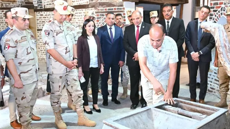 محافظ البحيرة وقائد قوات الدفاع الشعبي يتفقدان مشروع إحياء وتطوير رشيد