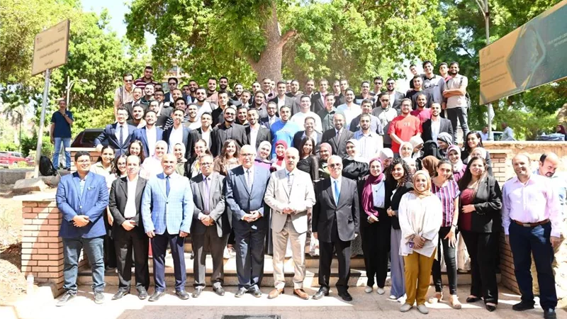 رئيس جامعة أسيوط يتفقد تدريب ITI.. ويشيد بمشروعات الطلاب ومهاراتهم الرقمية