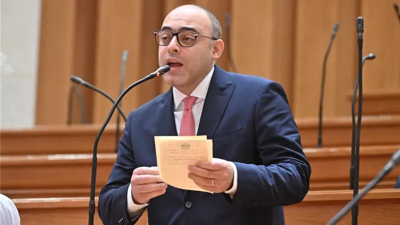 أحمد علاء يسأل عن فروق درجات ACT وتأثيرها على ترتيب الطلاب في التنسيق
