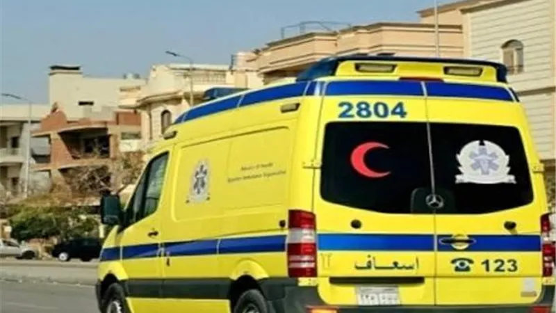 إصابة 4 أشخاص في تصادم سيارتي نقل بمزلقان خور أبو زبيرة بأسوان