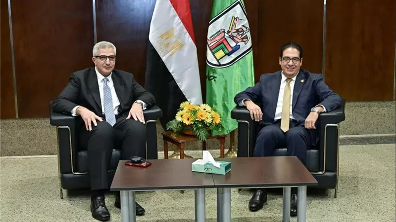 جامعة القاهرة تناقش مستقبل سوق العمل في عصر الذكاء الاصطناعي