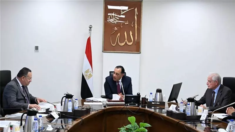 مدبولي يتابع ترتيبات مؤتمر الهوية الوطنية بمكتبة الإسكندرية