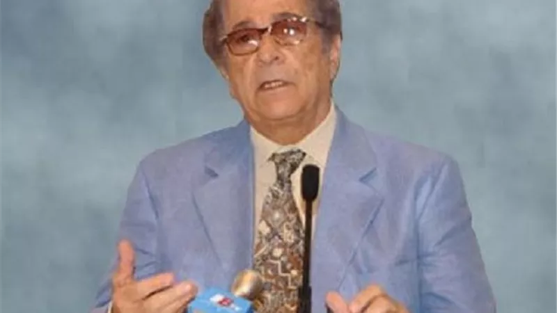 في ذكرى رحيل.. «أنيس منصور» فيلسوف الصحافة وأديبها