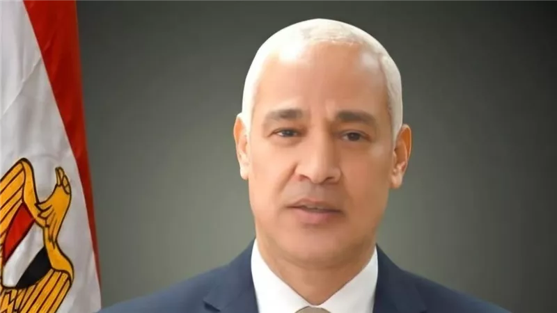 رئيس جامعة أسيوط يصدر قرارات جديدة لتعيين وتجديد تعيين رؤساء الأقسام بعدد 