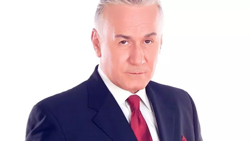 عزت أبو عوف.. من دراسة الطب وتأسيس «فور إم» إلى نجومية السينما والدراما