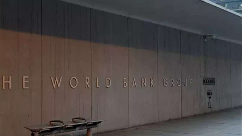 انكماش 6.4% وارتفاع التضخم إلى 17.5%.. البنك الدولي يحذر من أزمة لبنان