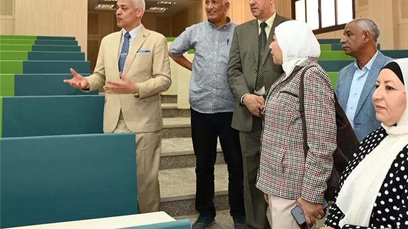 رئيس جامعة أسيوط يتفقد كلية التربية للطفولة المبكرة بأسيوط الجديدة 