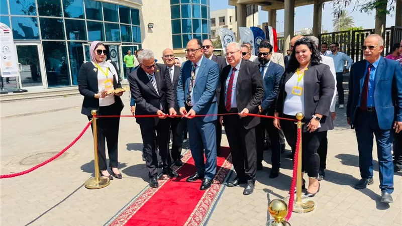 منتدى توظيف ومعرض مشروعات تخرج بجامعة حلوان التكنولوجية لدعم الطلاب