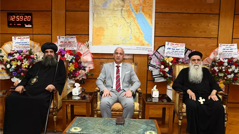 رئيس جامعة أسيوط يستقبل الأنبا بسنتي ووفد «المركزي للمحاسبات» لبحث التعاون