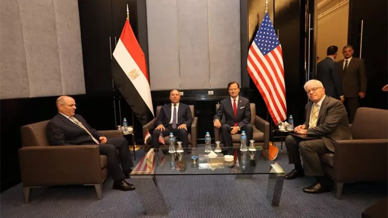 وزير النقل يجري مباحثات هامة مع نائب مساعد وزير التجارة الأمريكي