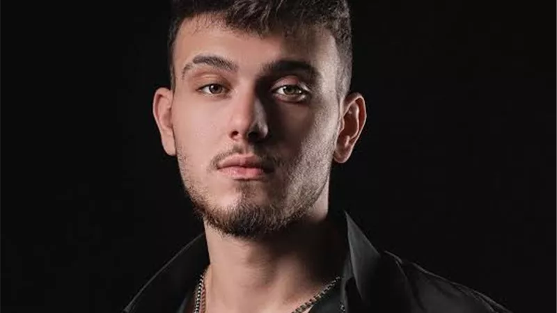 الشامي يوقف حفله في هولندا لإنقاذ فتاة سقطت وسط الزحام