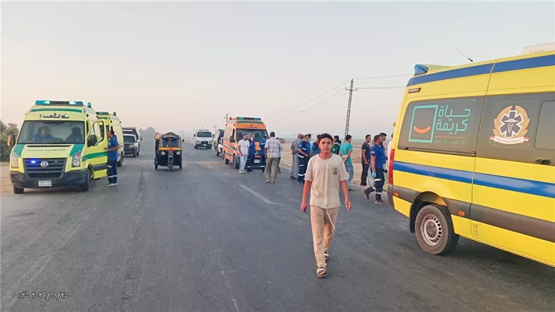 محافظ الإسماعيلية يتابع حادث الدواويس ويوجه بتوفير الرعاية لـ17 مصابًا