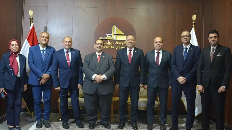 رئيسا جامعتي دمياط وكفرالشيخ يبحثان تعزيز التعاون في التعليم والبحث العلمي