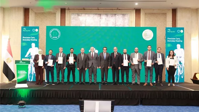 وزير الصحة يشهد تخرج الدفعة الأولى من دبلومة القدم السكري في مصر