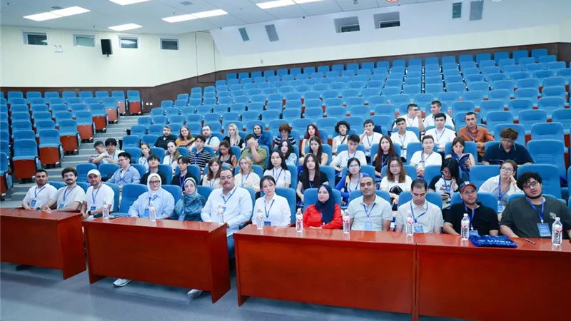 طلاب جامعة بنها يشاركون في المدرسة الصيفية الدولية بجامعة شيان جياوتونغ 