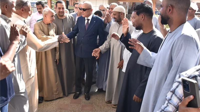 محافظ الأقصر يشهد تشغيل 4 خدمات طبية جديدة بمستشفى الأطفال بالعديسات
